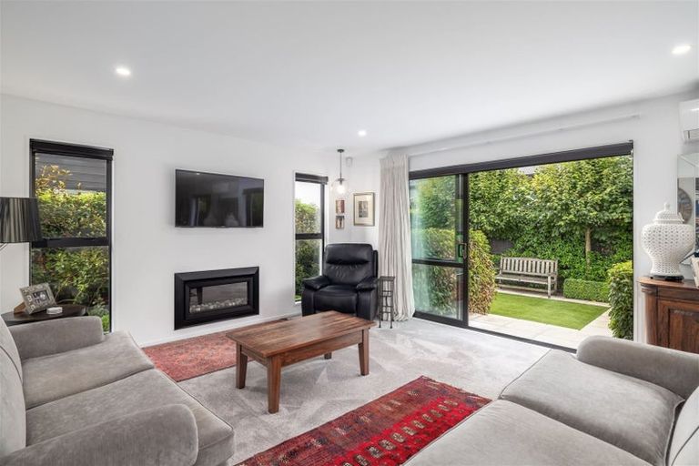 Photo of property in 90 Abberley Crescent, St Albans, Christchurch, 8014