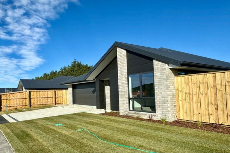 Photo of property in 27 Eric Crozier Road, Darfield, 7571