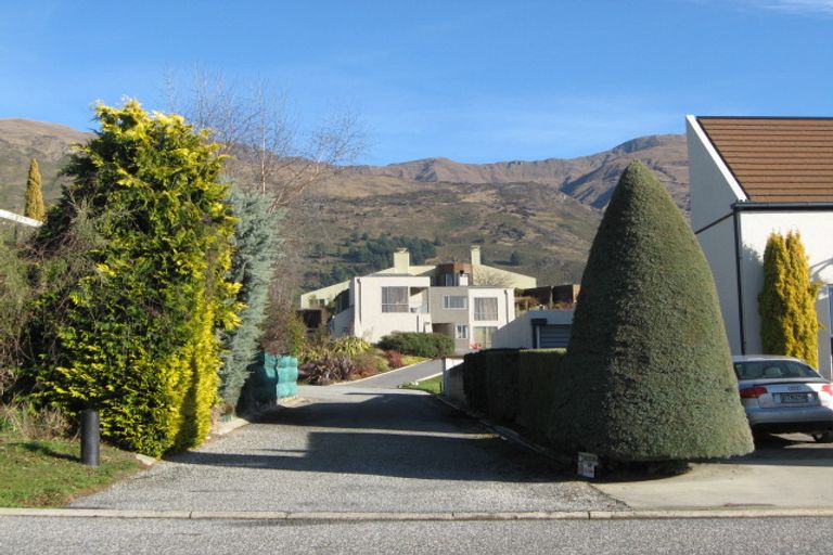 Photo of property in 39 Sargood Drive, Wanaka, 9305