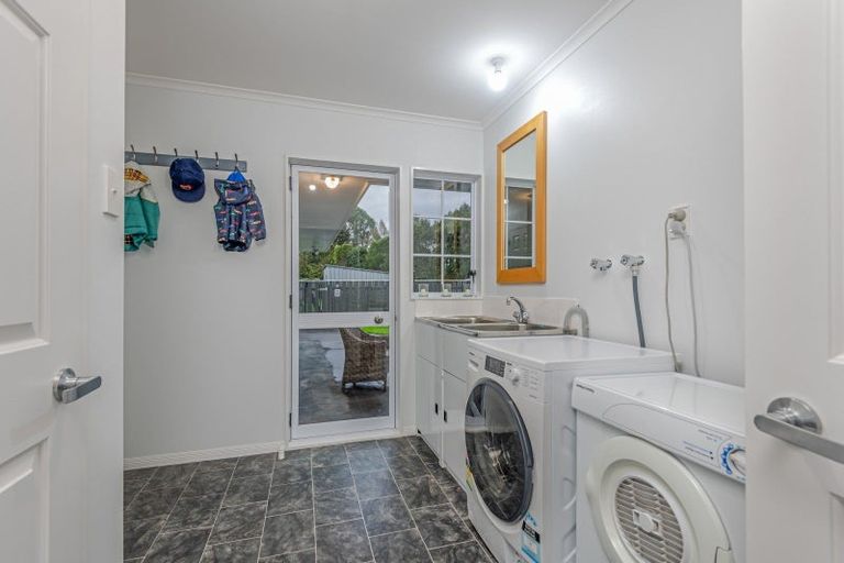 Photo of property in 130 Parewanui Road, Bulls, 4894