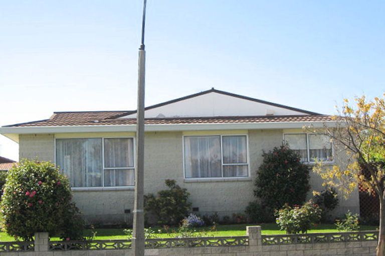 Photo of property in 20 Chipping Lane, Redwood, Christchurch, 8051