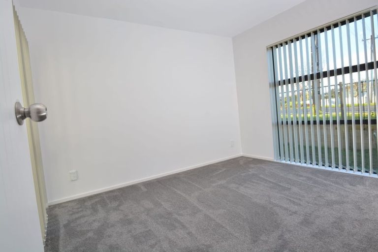 Photo of property in 26a Hutchinsons Road, Bucklands Beach, Auckland, 2014