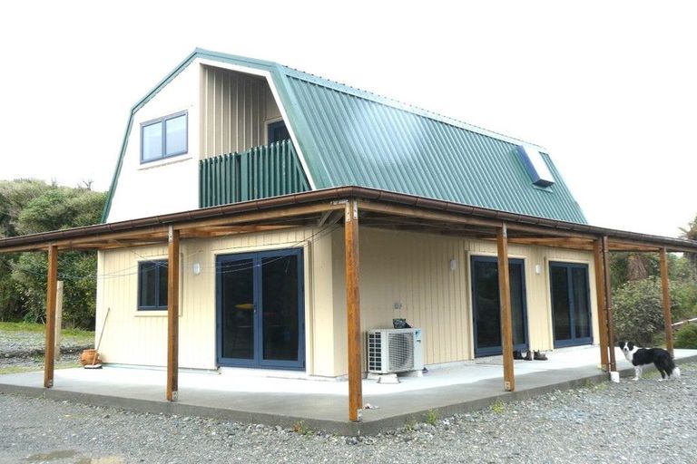 Photo of property in 124 Tasman Street, Karoro, Greymouth, 7805