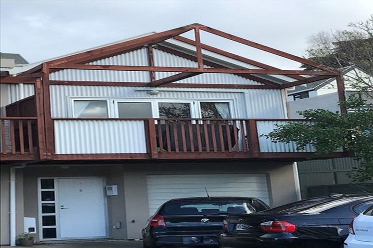Photo of property in St Giles Court Apartments, 8/6 Vallance Street, Kilbirnie, Wellington, 6022