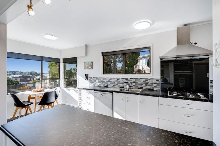 Photo of property in 15 Amanda Avenue, Dinsdale, Hamilton, 3204