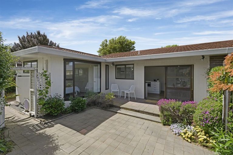 Photo of property in 28 Young Street, Somerfield, Christchurch, 8024