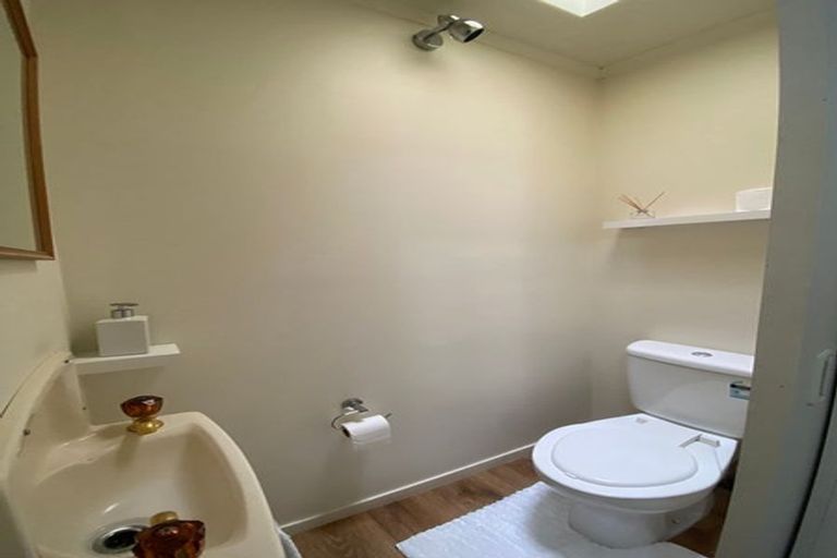 Photo of property in 172 Main Road South, Raumati South, Paraparaumu, 5032