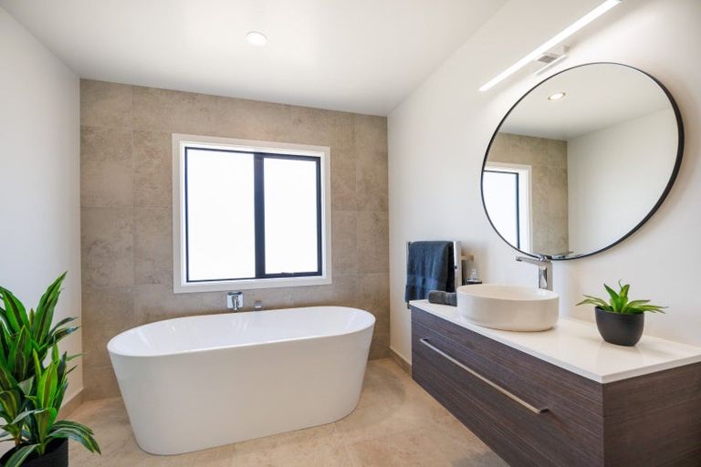 Photo of property in 167 Spur Road West, Colyton, Feilding, 4775