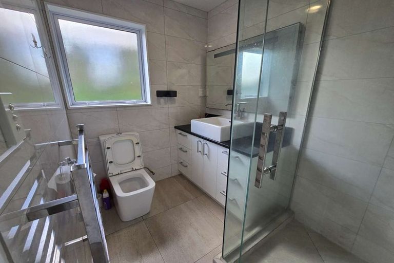 Photo of property in 18 Dunstall Place, Mangere Bridge, Auckland, 2022