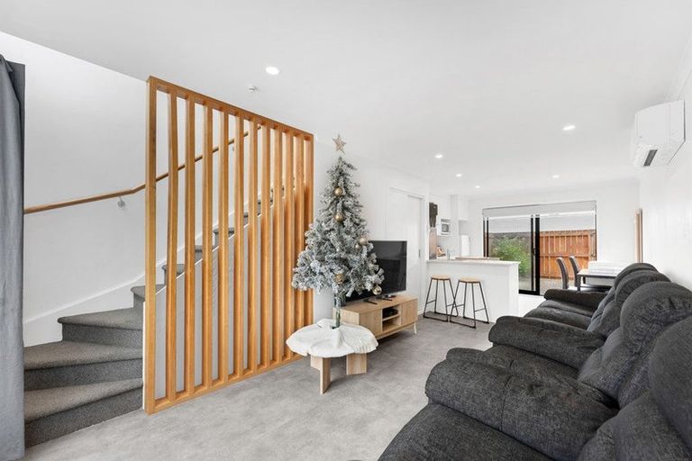 Photo of property in 2/78 Swaffield Road, Papatoetoe, Auckland, 2025