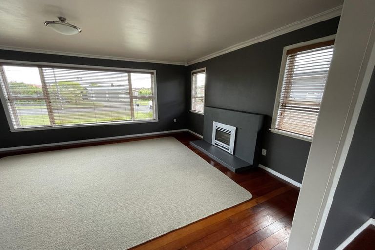 Photo of property in 23 Edwards Place, Terrace End, Palmerston North, 4410