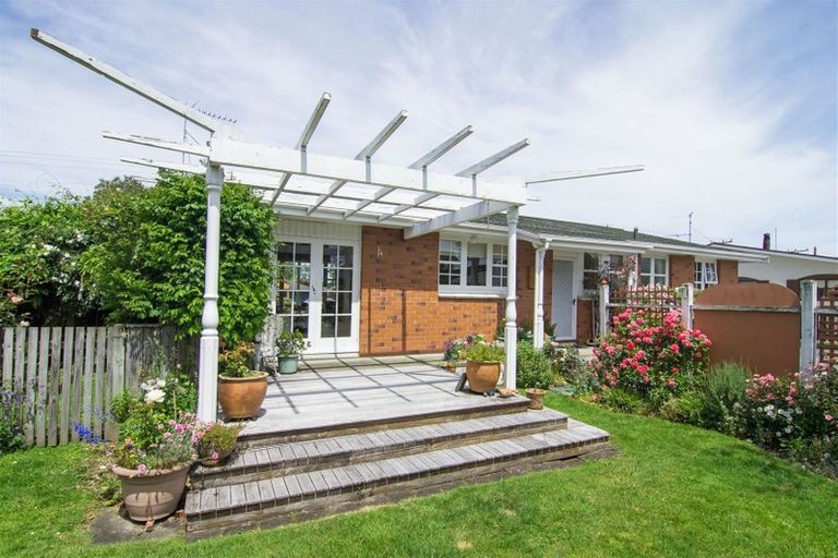 Photo of property in 12 Chamberlain Road, Masterton, 5810