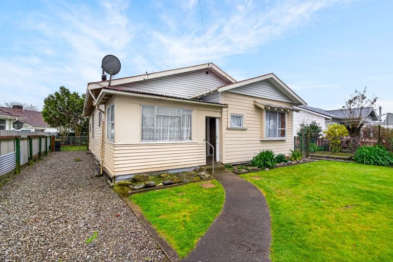 Photo of property in 16 Hessey Street, Masterton, 5810