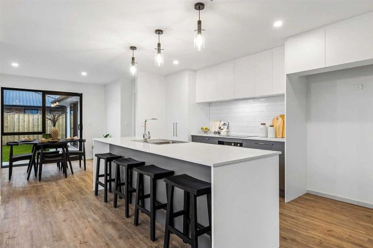 Photo of property in 21 Oakmill Drive, Casebrook, Christchurch, 8051