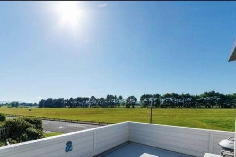 Photo of property in 95 Wikiriwhi Crescent, Awapuni, Palmerston North, 4412