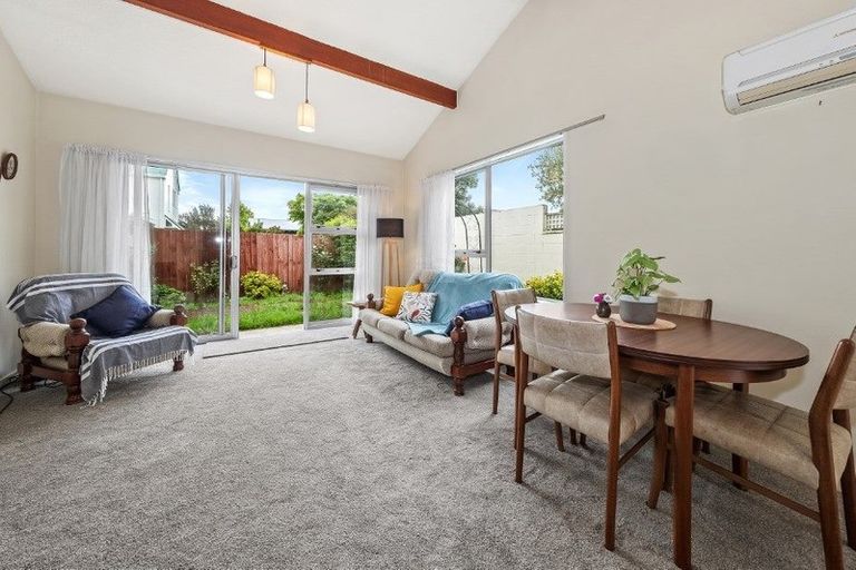 Photo of property in 1/139 Weston Road, St Albans, Christchurch, 8052