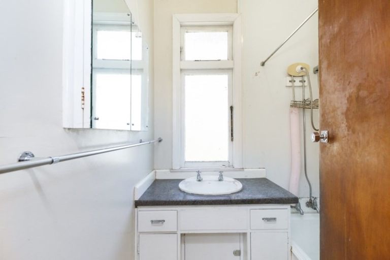 Photo of property in 15 Ruahine Street, Roslyn, Palmerston North, 4414