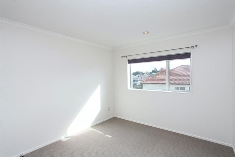 Photo of property in 3 Andy Crescent, Flat Bush, Auckland, 2016
