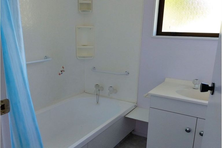 Photo of property in 1 Harper Place, Lake Coleridge, 7572