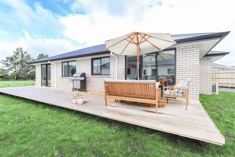 Photo of property in 7 Toutouwai Lane, Inglewood, 4330