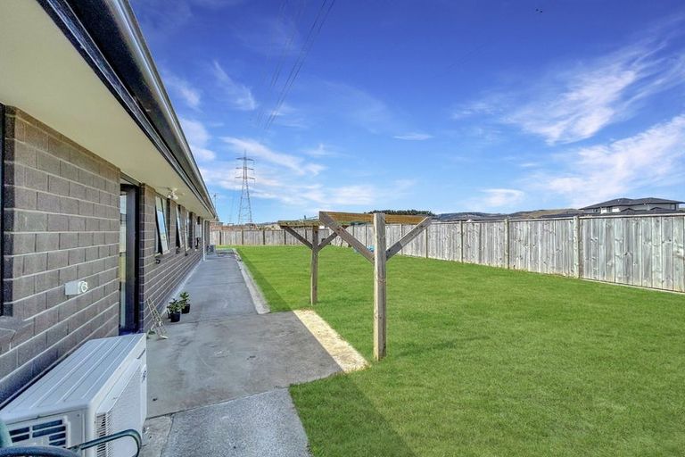 Photo of property in 26 Sardinia Grove, Fitzherbert, Palmerston North, 4410