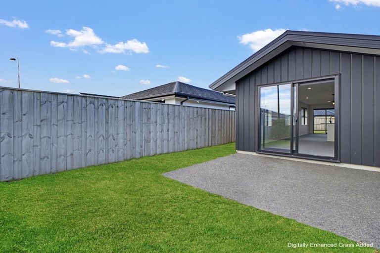 Photo of property in 38 Crossley Avenue, Woodend, 7610