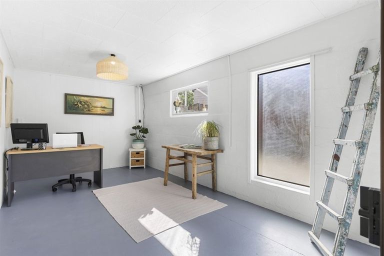 Photo of property in 19 Mcclintock Road, Massey, Auckland, 0614