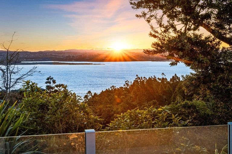 Photo of property in 1/78 Rangatira Road, Beach Haven, Auckland, 0626