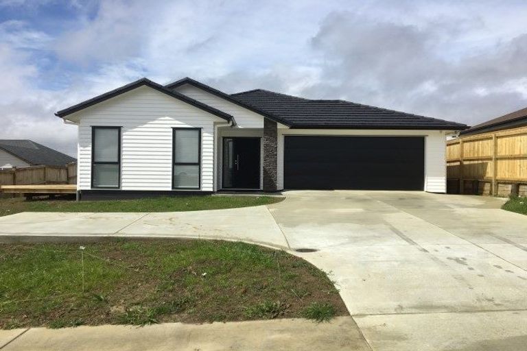 Photo of property in 3 Tilly Lane, Huapai, Kumeu, 0810