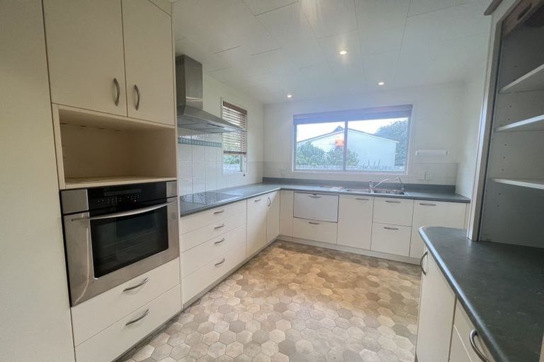 Photo of property in 20 Sunnyhill Crescent, Sunnyhills, Auckland, 2010