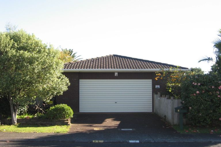 Photo of property in 6 Prestwick Place, Wattle Downs, Auckland, 2103