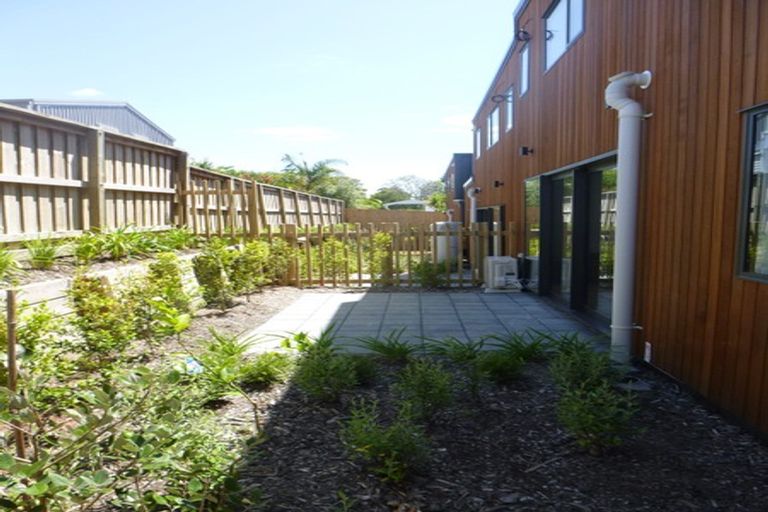 Photo of property in 21b Chippendale Crescent, Birkdale, Auckland, 0626