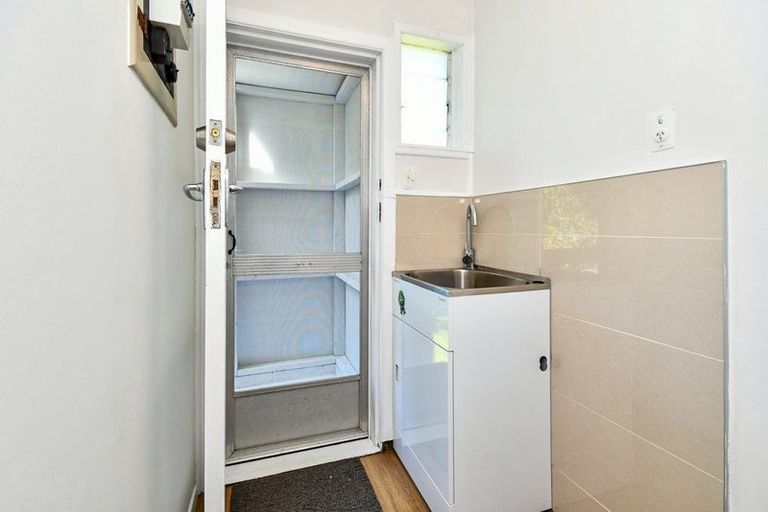 Photo of property in 2/10 Mahon Place, Papatoetoe, Auckland, 2025