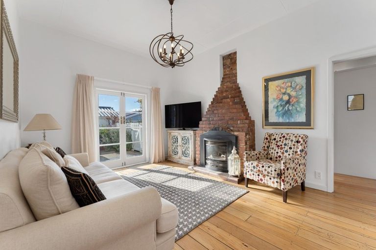 Photo of property in 9 Mayfair Place, Westown, New Plymouth, 4310