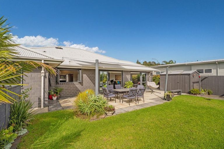 Photo of property in 28 Motukorure Parade, Cooks Beach, Whitianga, 3591