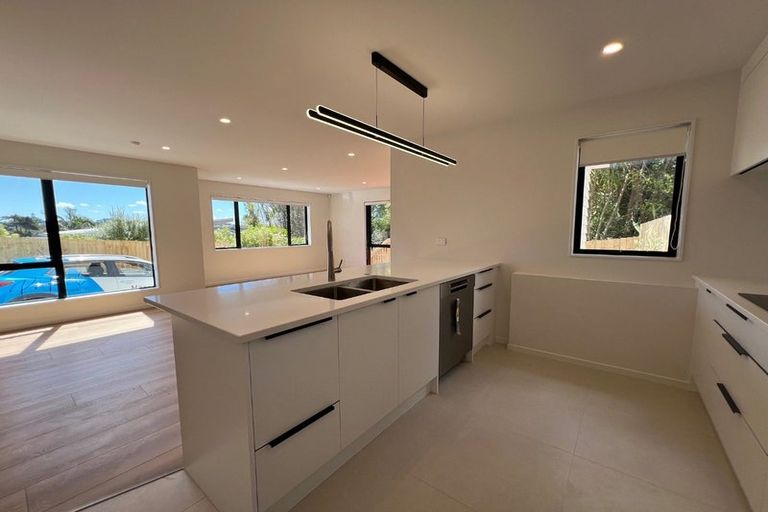 Photo of property in 6 Firth Road, Torbay, Auckland, 0630