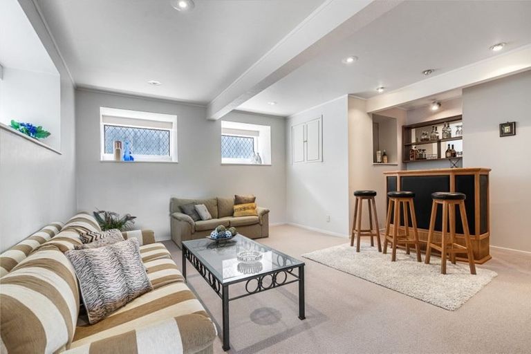 Photo of property in 2/7 Sandford Street, Campbells Bay, Auckland, 0630