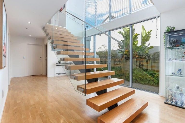 Photo of property in 38a Takutai Avenue, Bucklands Beach, Auckland, 2012