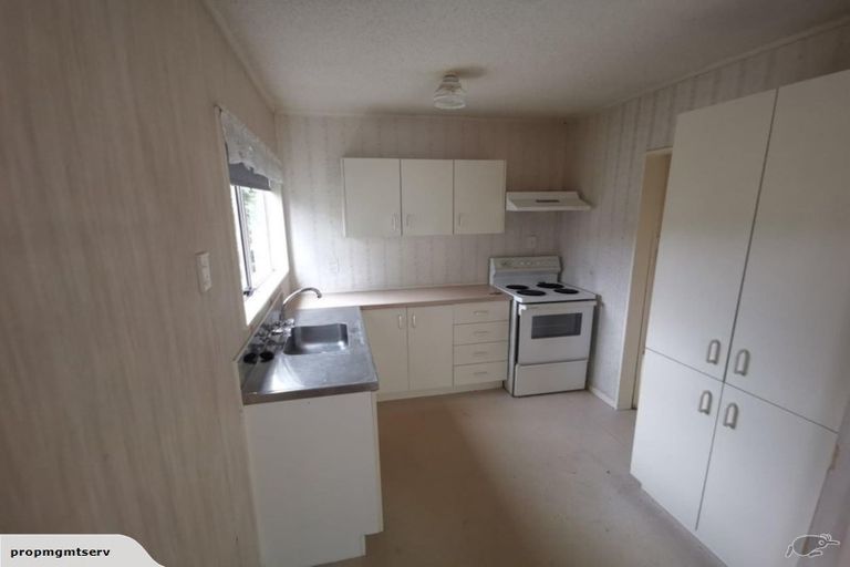 Photo of property in 28 Glynnbrooke Street, Te Atatu South, Auckland, 0610