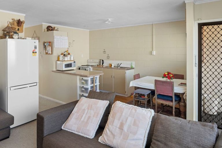 Photo of property in 1/4 Mckenzie Street, Levin, 5510