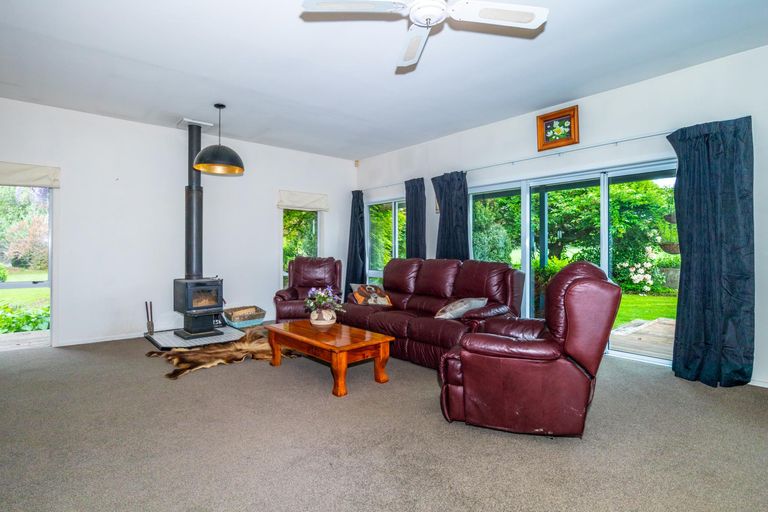 Photo of property in 74 School Road, Pleasant Valley, Geraldine, 7991