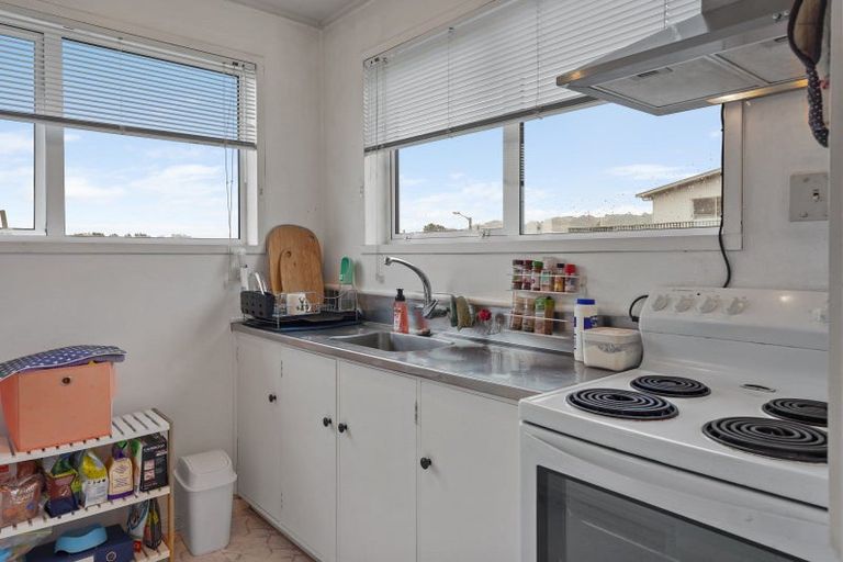 Photo of property in 21a Oakleigh Street, Maungaraki, Lower Hutt, 5010