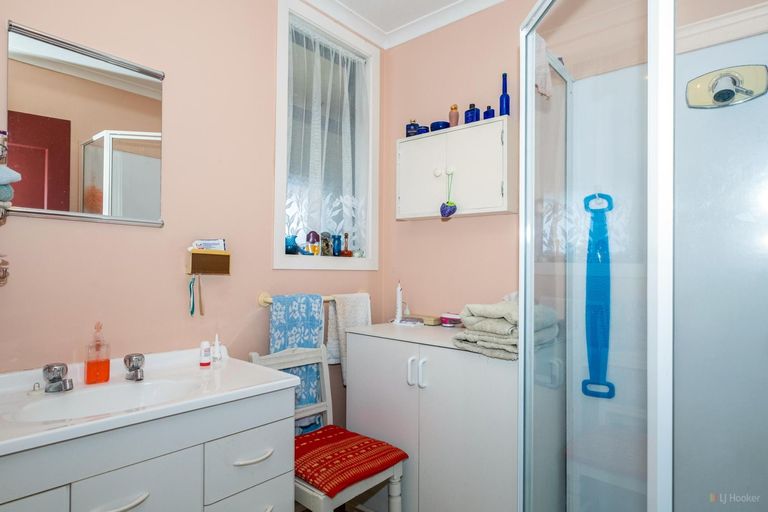 Photo of property in 39 Rhodes Street, Waimate, 7924