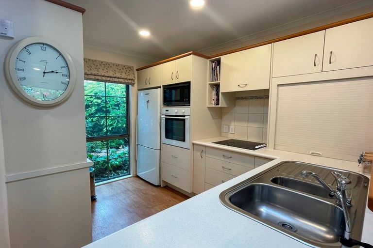 Photo of property in 42 Lakeridge Close, Rangatira Park, Taupo, 3330