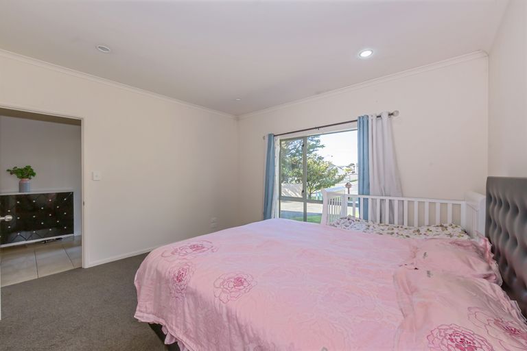 Photo of property in 33 Fingal Way, Gulf Harbour, Whangaparaoa, 0930
