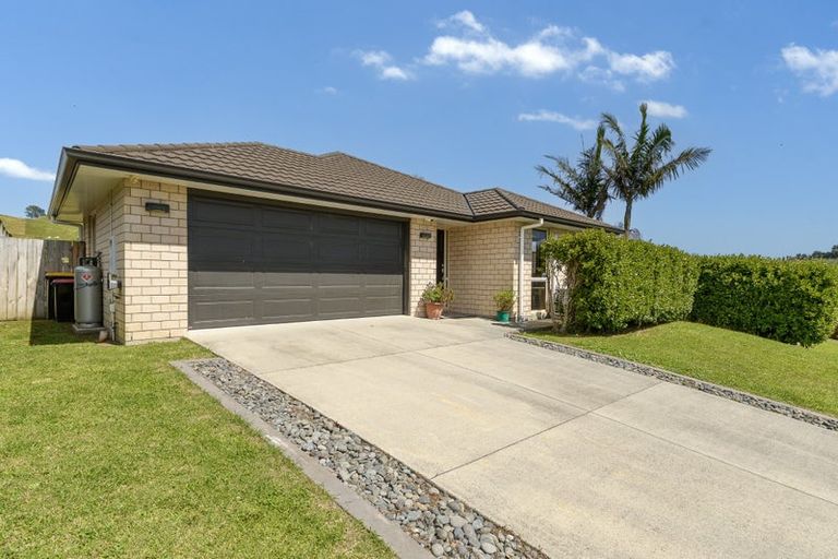 Photo of property in 208 Ballintoy Park Drive, Welcome Bay, Tauranga, 3175