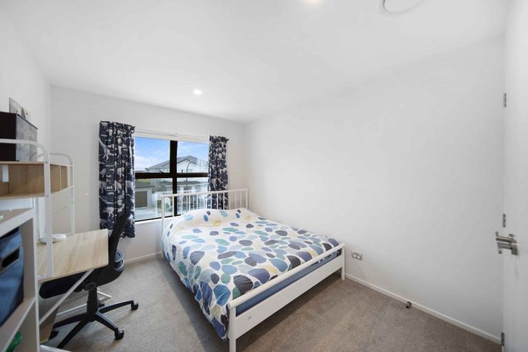 Photo of property in 14 Fjord Way, Karaka, Papakura, 2113
