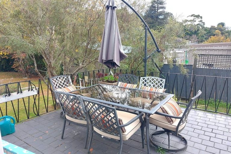 Photo of property in 66 Pinehaven Road, Pinehaven, Upper Hutt, 5019