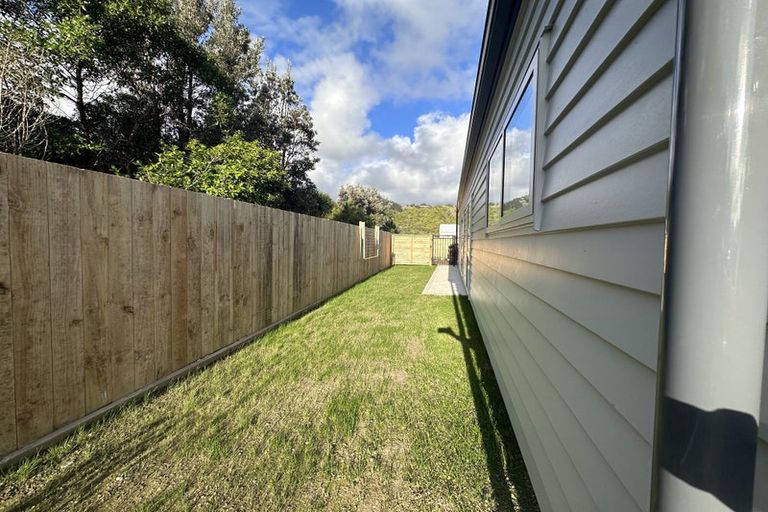 Photo of property in 26 Koru Loop, Paraparaumu, 5032