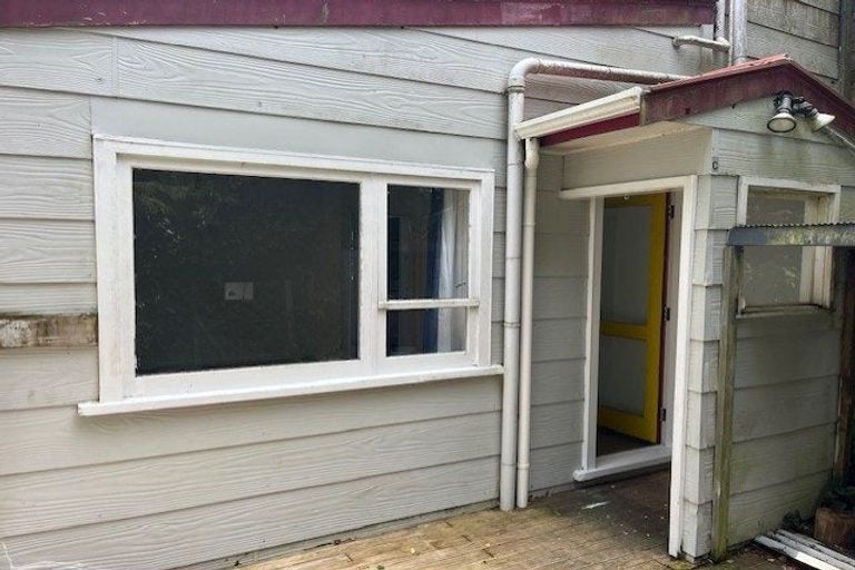 Photo of property in 72c Black Rock Road, Newlands, Wellington, 6037